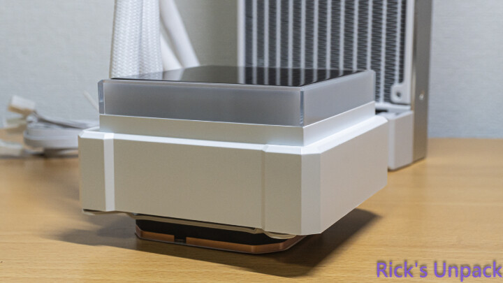 【開箱】新版走線特殊水冷 | LIAN LI HydroShift II LCD-S 360N WHITE