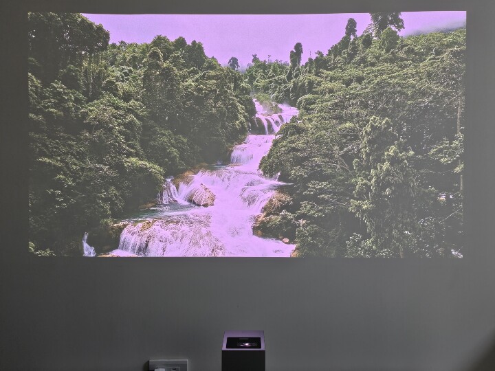 LG CineBeam S超短焦4K微型投影機開箱