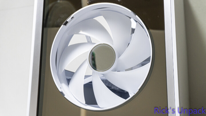 【開箱】與音響絕配的機殼 | LIAN LI LANCOOL 217 INF WHITE