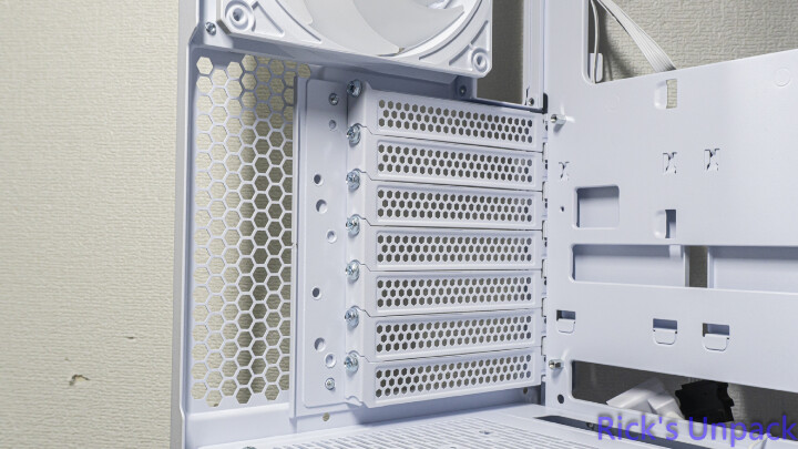 【開箱】與音響絕配的機殼 | LIAN LI LANCOOL 217 INF WHITE