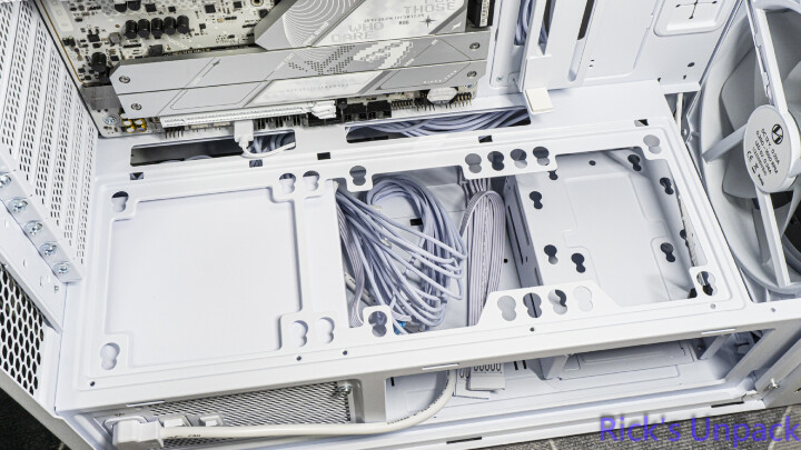 【開箱】與音響絕配的機殼 | LIAN LI LANCOOL 217 INF WHITE