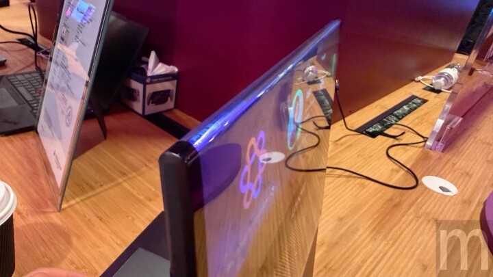 螢幕「能屈能伸」！聯想 ThinkPad 與 Legion 捲軸概念筆電現場動手玩，前者可能成為實際銷售產品