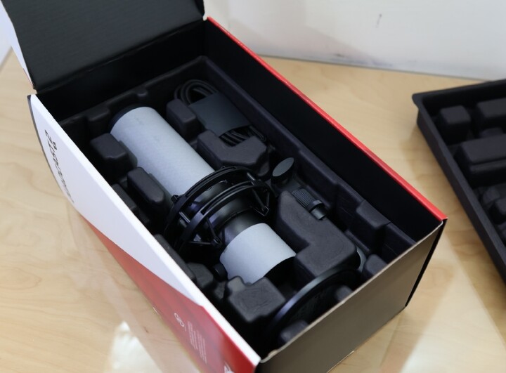 接班 QuadCast S 新世代 USB 玩家麥克風 HyperX QuadCast 2