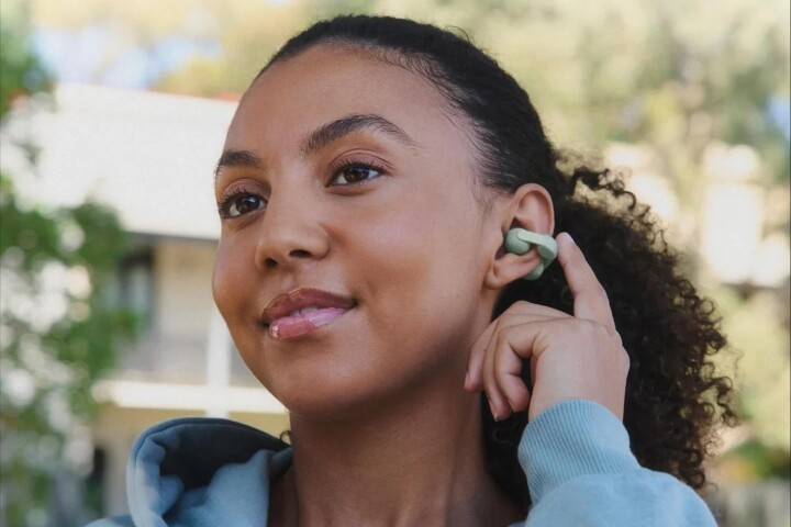 Sony 也跟進推出耳夾式耳機！LinkBuds Clip 登場：主打全天候舒適配戴、數位防漏音