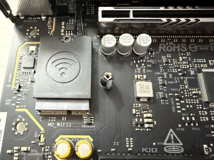 開箱 4K 有找CP取向創作者 M 板 B860M LiveMixer WiFi