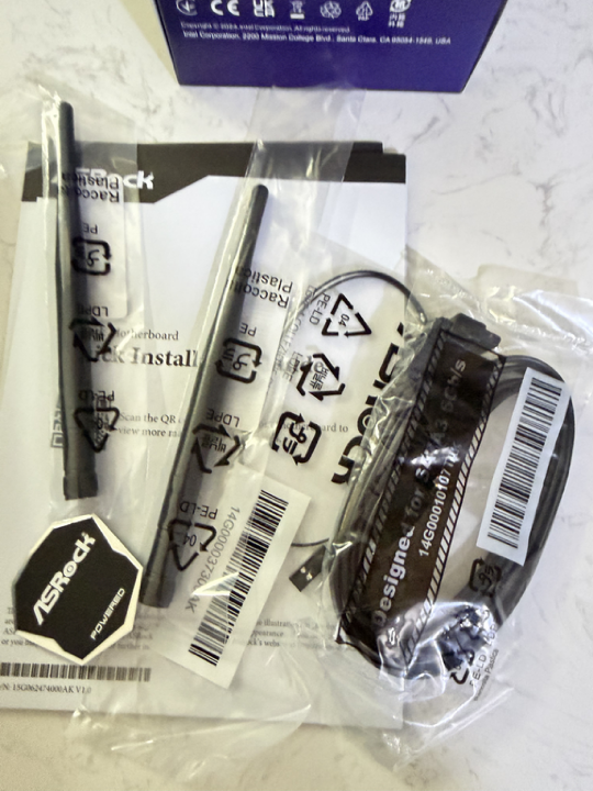 開箱 4K 有找CP取向創作者 M 板 B860M LiveMixer WiFi