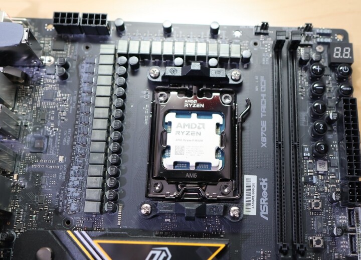 X870E Taichi OCF 太極 AMD 首款 OCF 為超頻而生