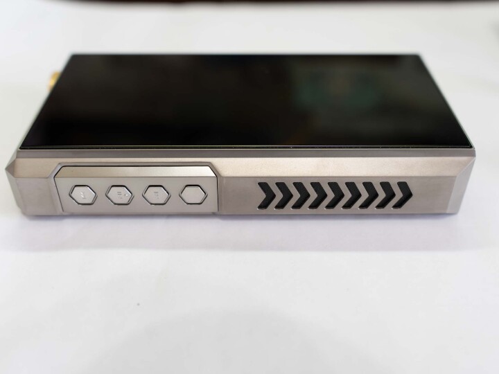 [開箱] Fiio M27二代超級戰艦 重量級DAP隨身播放器 鈦合金版