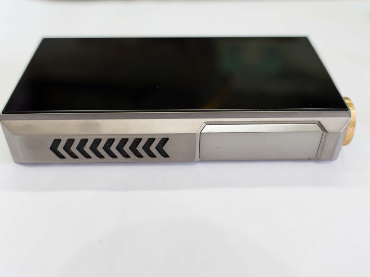 [開箱] Fiio M27二代超級戰艦 重量級DAP隨身播放器 鈦合金版