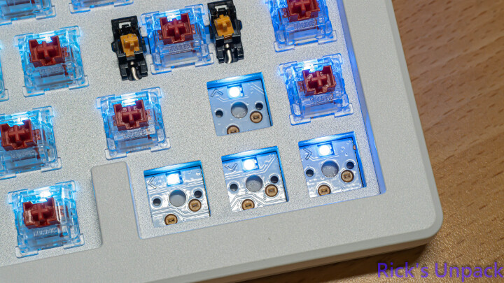 【開箱】磁軸機械軸雙重並行 | Glorious GMMK 3 HE 75 WHITE