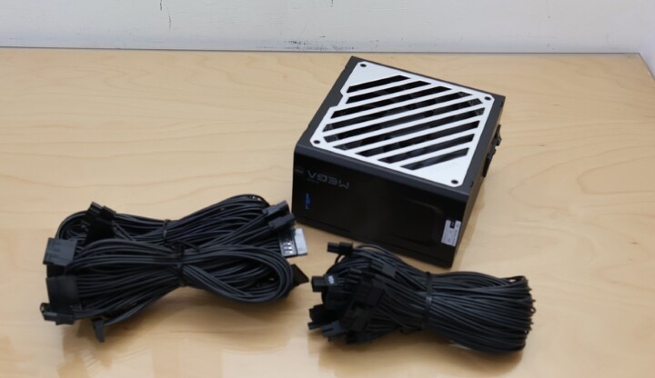  高階CP金牌選擇MIT 台灣製 FSP 全漢 MEGA GM 玩家級旗艦金牌