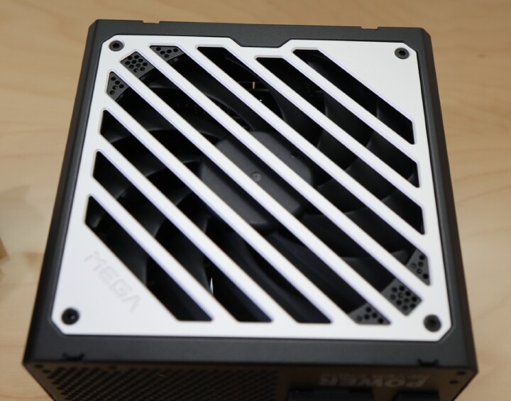  高階CP金牌選擇MIT 台灣製 FSP 全漢 MEGA GM 玩家級旗艦金牌