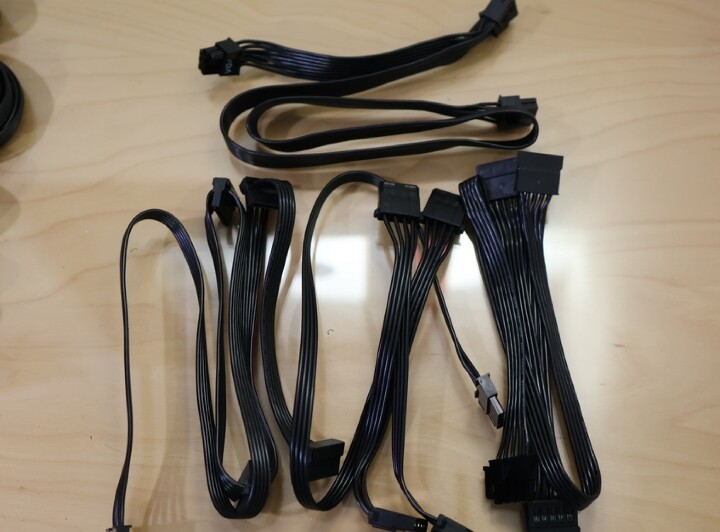 FSP 全漢 3千元級別全模金牌新品 VIC GM