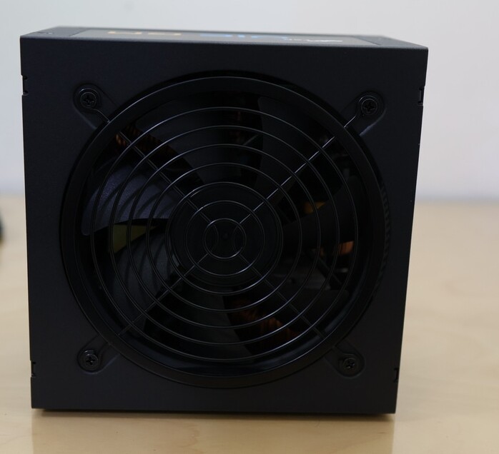 FSP 全漢 3千元級別全模金牌新品 VIC GM