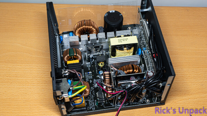 【開箱】高CP金牌全模組電源 | FSP VIC GM 850W