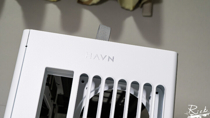 【開箱】極致曲率全景海景殼 | HAVN HS 420 VGPU WHITE