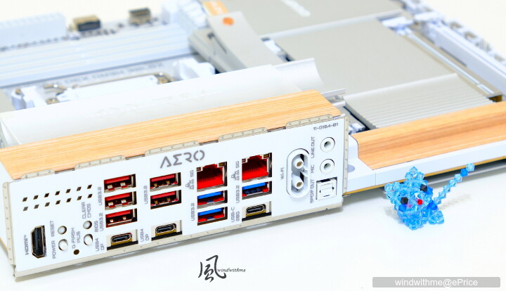 白色木紋新風格：X870E AERO X3D WOOD搭FRAME 5000D WOOD RS實測