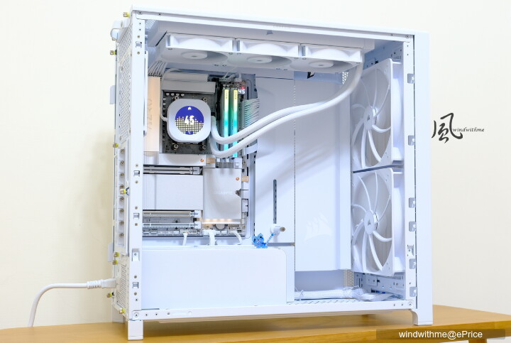 白色木紋新風格：X870E AERO X3D WOOD搭FRAME 5000D WOOD RS實測