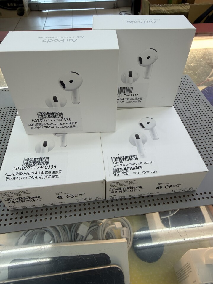 【台中促銷】AirPods 4 降噪版耳機 限時特價只要 $4,200！(9/14~9/20)