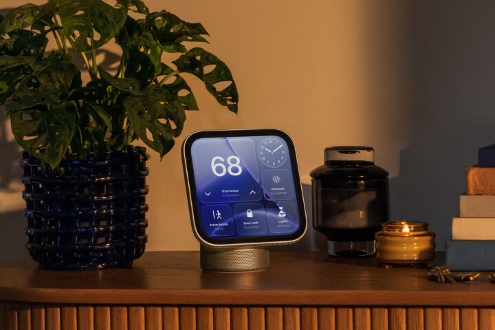 Apple-HomeView-lifestyle-living-room-261013_big.jpg.large_2x.jpg