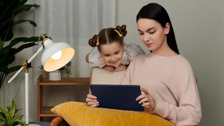 專為親子族群設計的MatePad T10s，內建的兒童天地模式，能讓家長輕鬆管理孩子瀏覽內容和.jpg