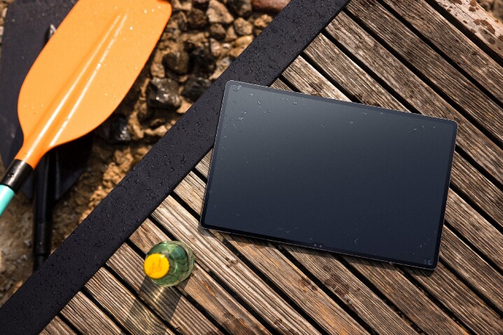 【新聞照片3】Galaxy Tab S9系列為Tab S系列首度支援IP68防塵防水功能之機種，使其在嚴苛環境下展現卓越的耐用性和強韌性.jpg